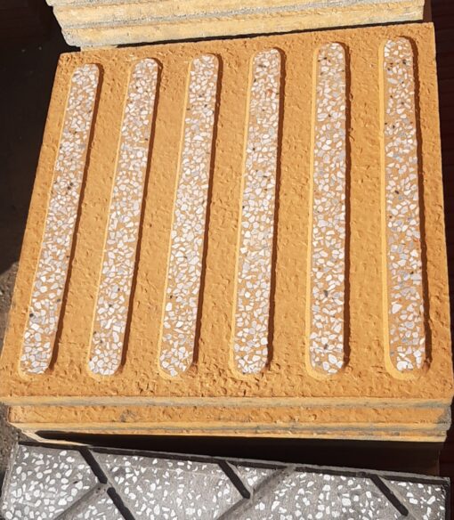 Gạch vỉa hè 400x400x30 mẫu đũa sọc